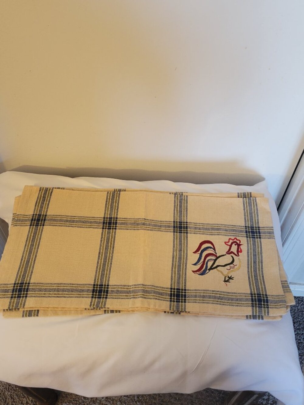 Set of 4 multicolor Plaid Embroidered Rooster Napkins picnic green blue beige